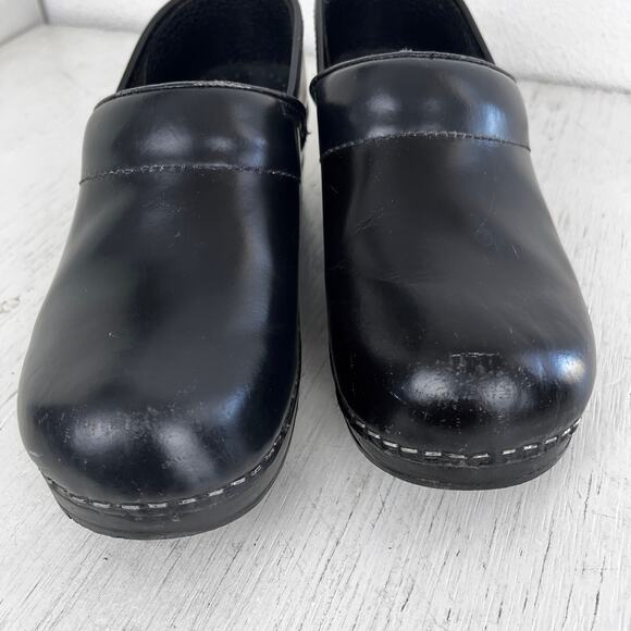 Dansko professional shiny black slip on clogs size 36 US size 6.5 - Picture 4 of 13